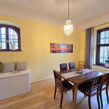 Im Musikerviertel * راديبول